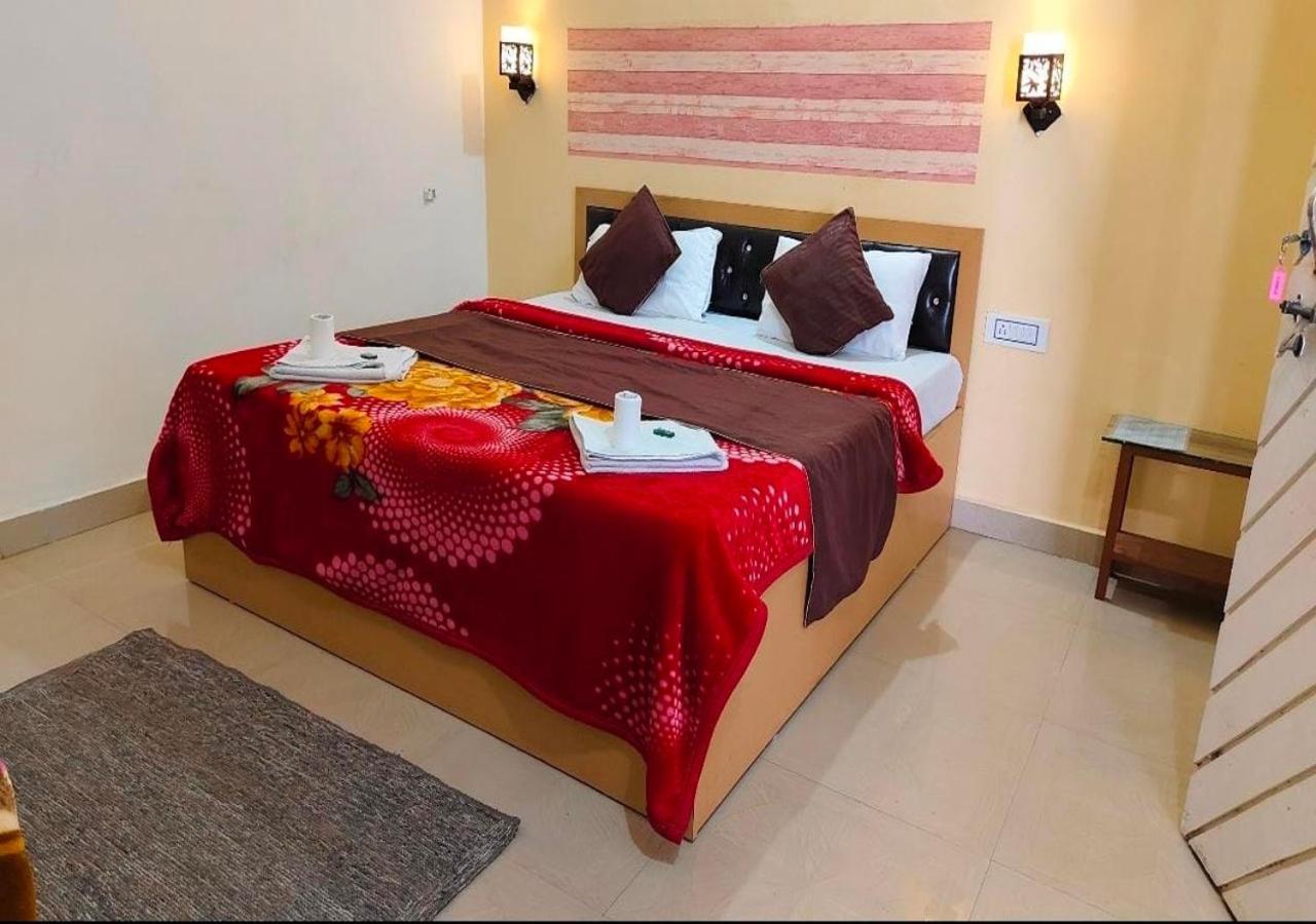 Sri Yoga Mandir Hotel Varanasi Ngoại thất bức ảnh