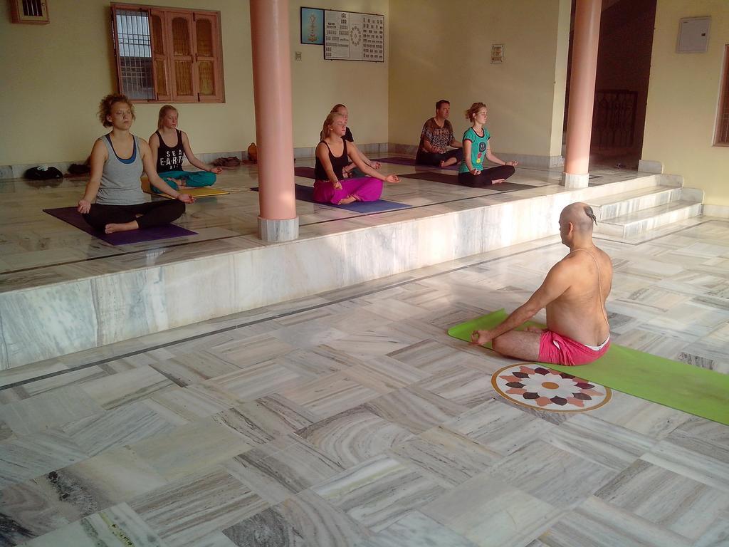 Sri Yoga Mandir Hotel Varanasi Ngoại thất bức ảnh