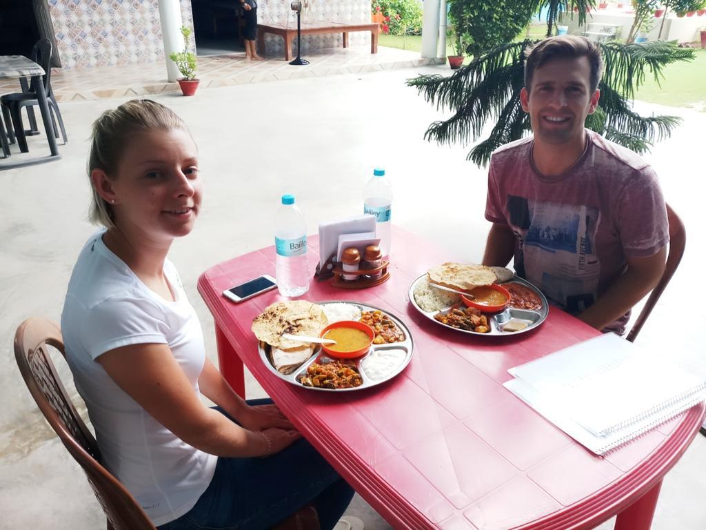 Sri Yoga Mandir Hotel Varanasi Ngoại thất bức ảnh